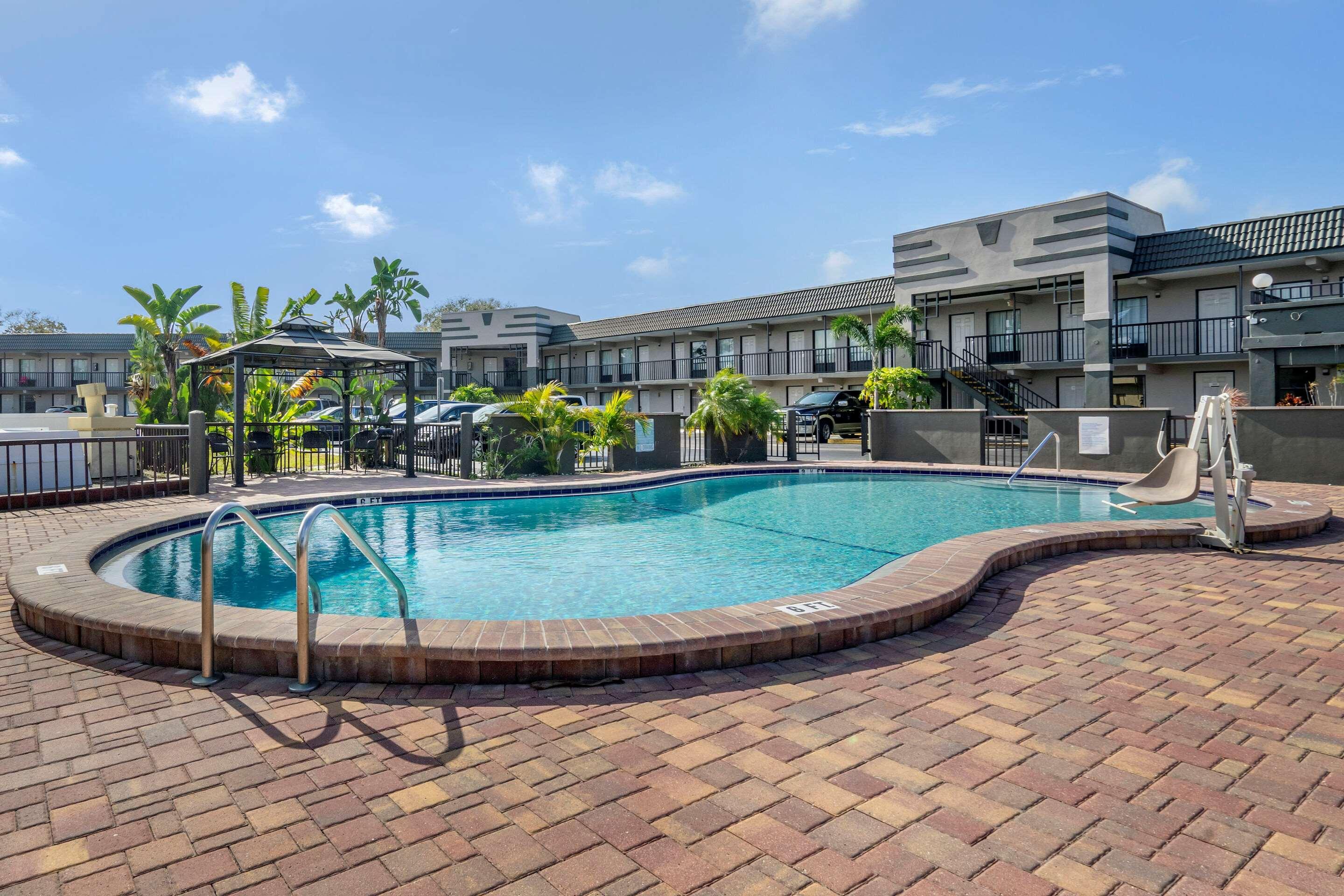 Rodeway Inn Clearwater-Dunedin Exterior foto